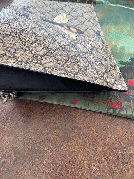Original gg supreme blind for love wristlet pouch, gucci