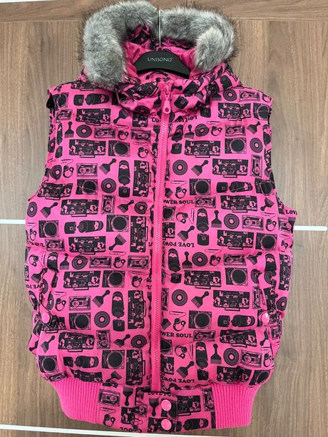 Vesta s kapucnou, terranova,s