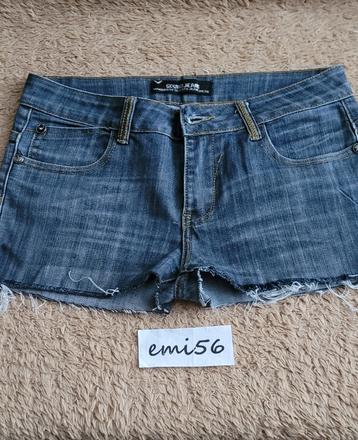 Dámske rifľové kraťasy, 30