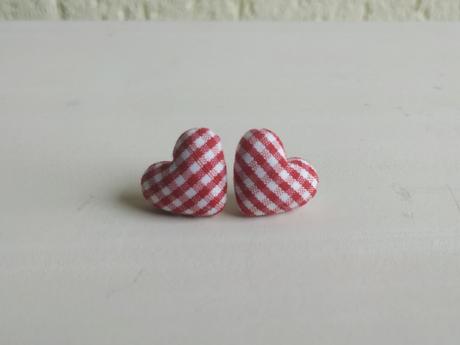 Kárované srdiečka na ušká, 