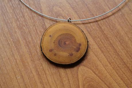 Drevený náhrdelník,