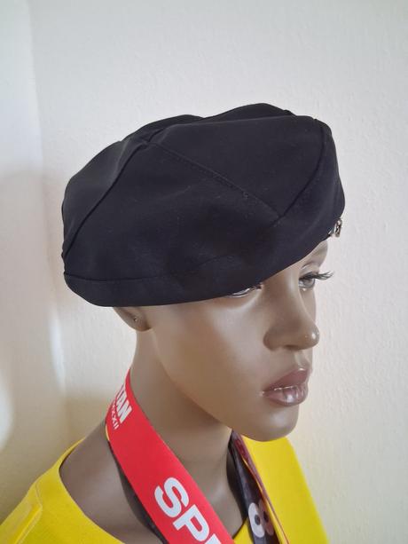 Čierna baretka nová, m / s