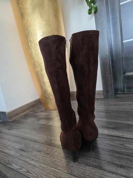 Čokoládové cižmy, 40