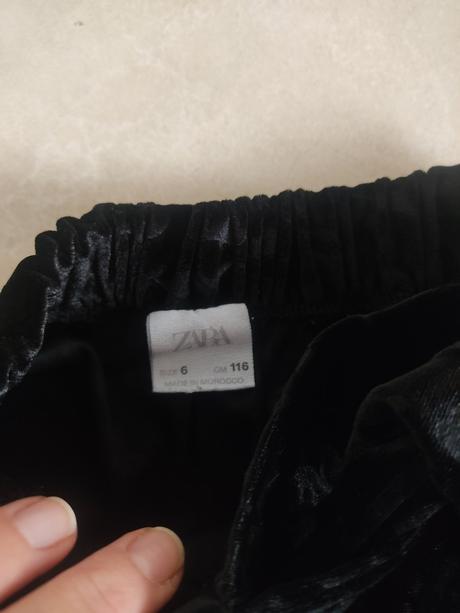 Zara sametove nohavice, zara,116