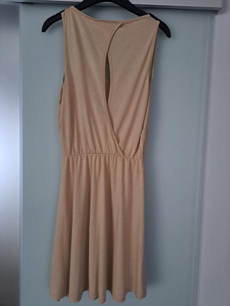 Superlahke padave letne saty s otvorenym chrbatom, xs