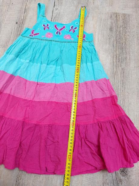 Tyrkysovo ružové šaty, 116