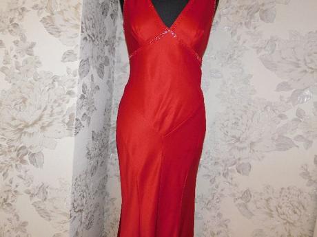 Luxusne pekne saty na slavnost, 38