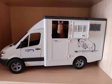 Super dodávka na prepravu koníkov,