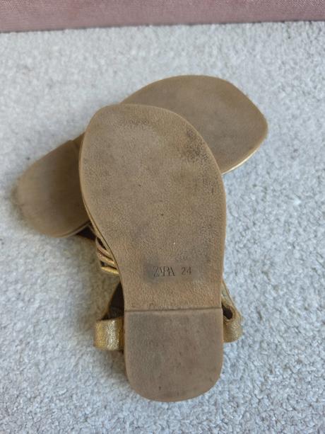 Zlaté sandále, zara,24