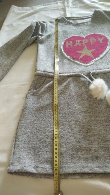 Šedé šaty s flitrami, 140