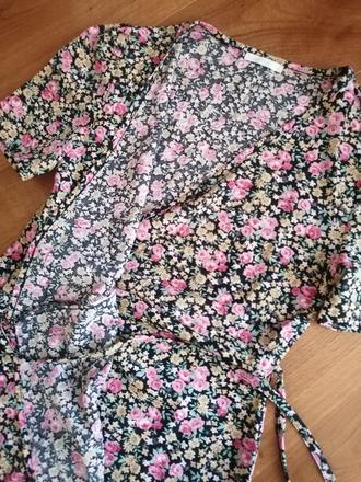 Šaty na dojčenie gate, 