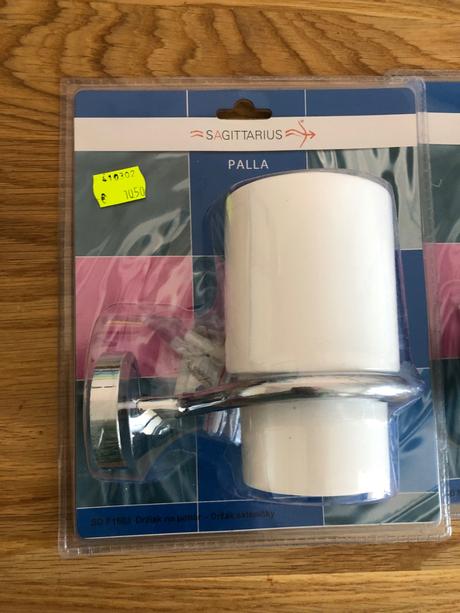 Poháriky do kupelne, 