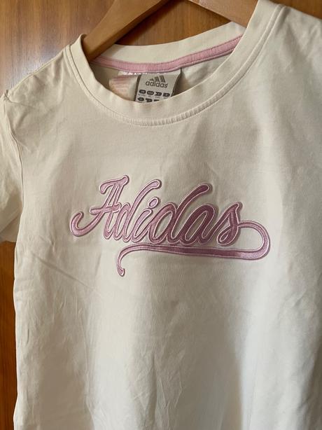 Adidas biele tričko s ružovým vyšitým názvom, adidas,s
