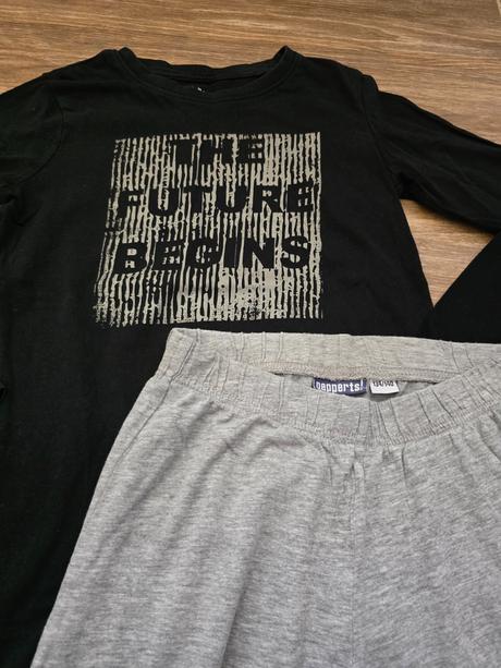 Pyžamo č.134-140, 134