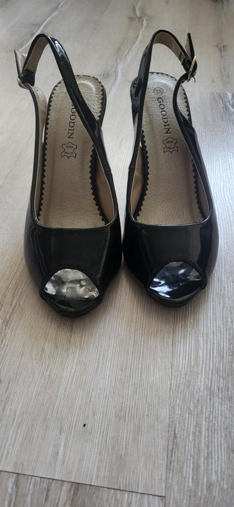 Čierne sandálky, 38