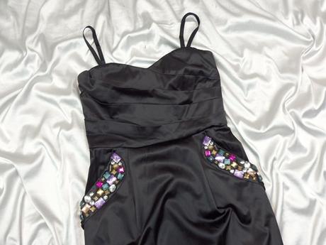 Luxusné elegantné šaty, 38