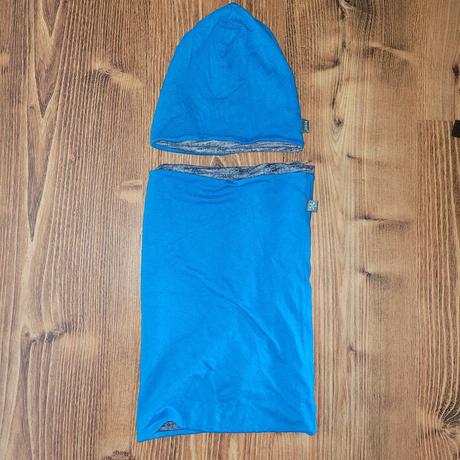 Čapka y nákrčníkom, 104