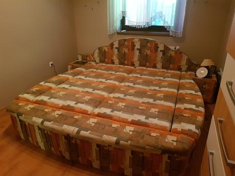 Predám manželskú posteľ, 