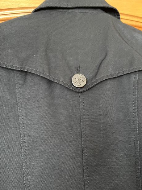 Elegantný kabátik/trenčkot guess, guess,xs