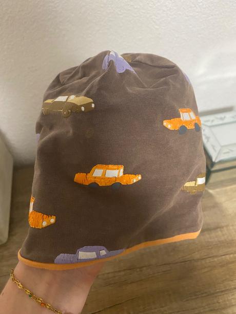 Čiapka, reserved,42