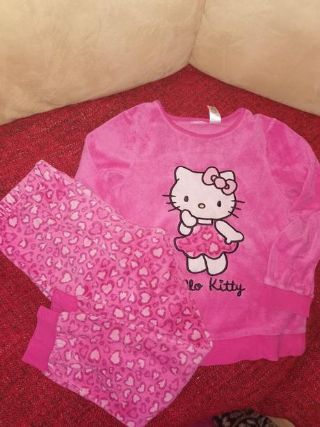 Froté pyzamko, sanrio,116