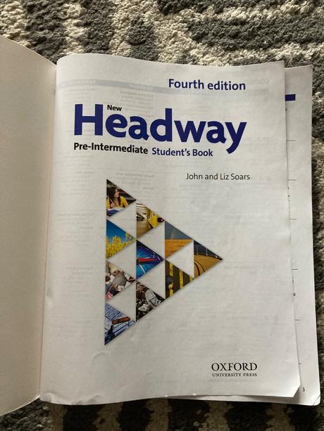 New headway pre-intermediate student's book, 