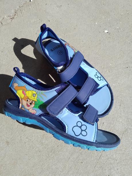Sandálky, sinsay,33