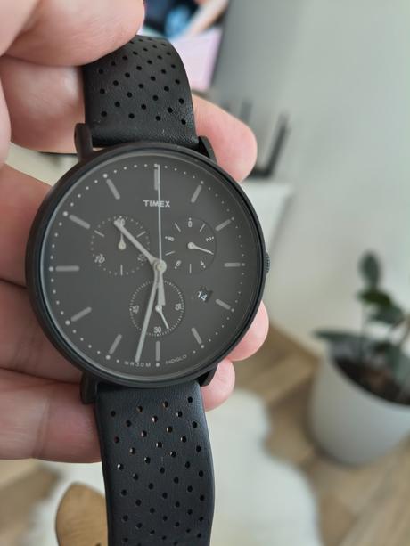 Timex kožené kvalitné hodinky,