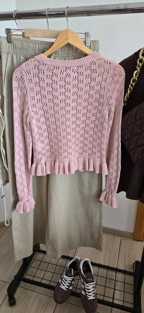 Svetrík reserved, reserved,s