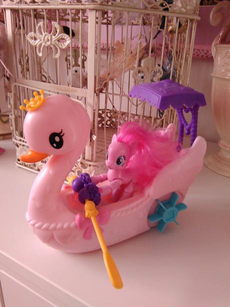 My little pony poník na labutej lodičke s melódiou, 