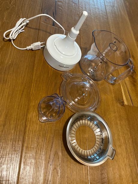 Kenwood true je290 - lis / odšťavovač na citrusy, 