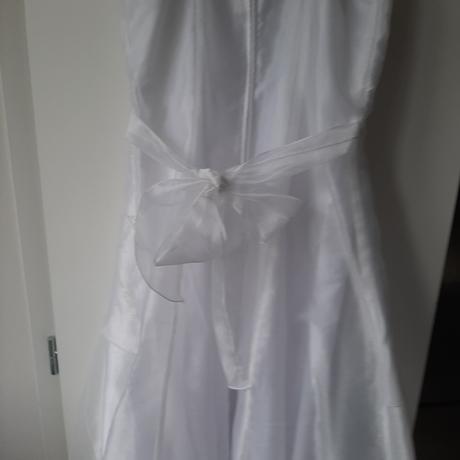 Šaty na prvé sväté prijímanie, 146