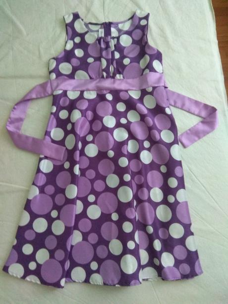 Bodkované fialové šaty, m