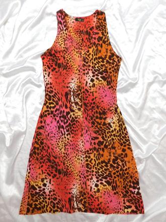 Kvalitne velmei pekne šaty, 38