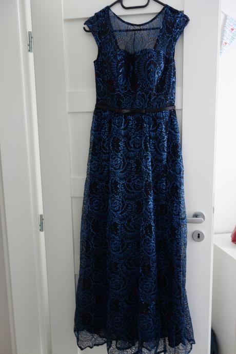 Spolocenske saty, 36