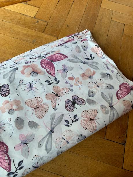 Látka na obliečky- motýle, 