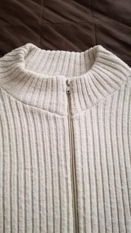 Svetlý svetrík na zips, l