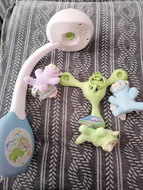 Detský kolotoč nad postieľku, 