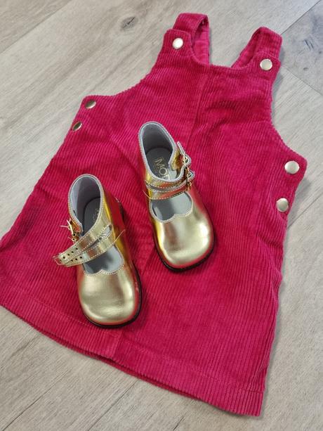 Predám nové nepoužívané kožené zlaté topánočky, 20