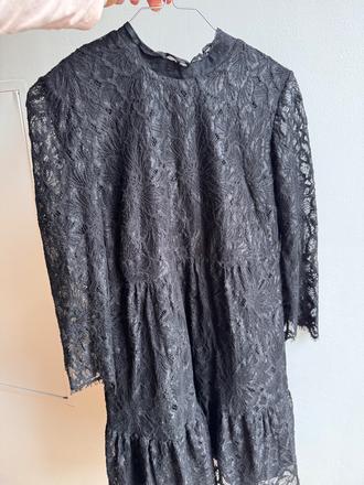 Sezane krajkove šaty s viskózou s, s