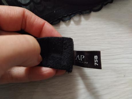 Dámska podprsenka., 75b