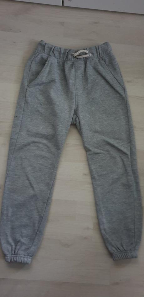 Hrubšie tepláky č.128, zara,128