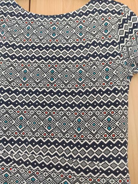 Vzorované farebné šaty, 36