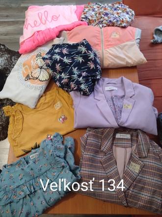 Balík oblečenia, 122–134