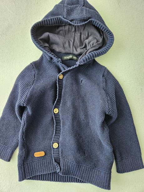 Svetrik, reserved,74