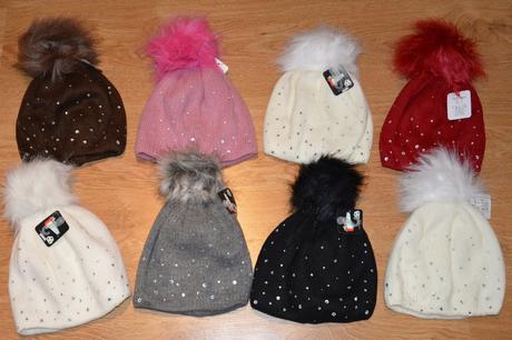 Čiapočka s pravým jemným brmbolcom, <50 - 158