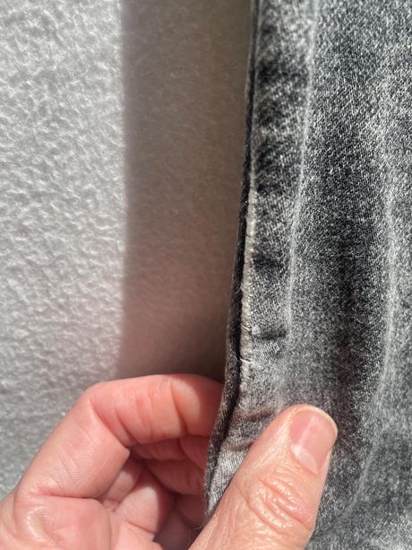 Nohavice z tenkej rifloviny, 122