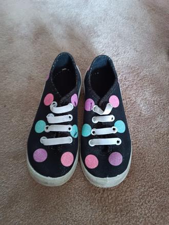 Dievčenské tenisky, 28