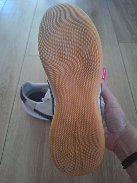 Tenisky halovky, nike,41