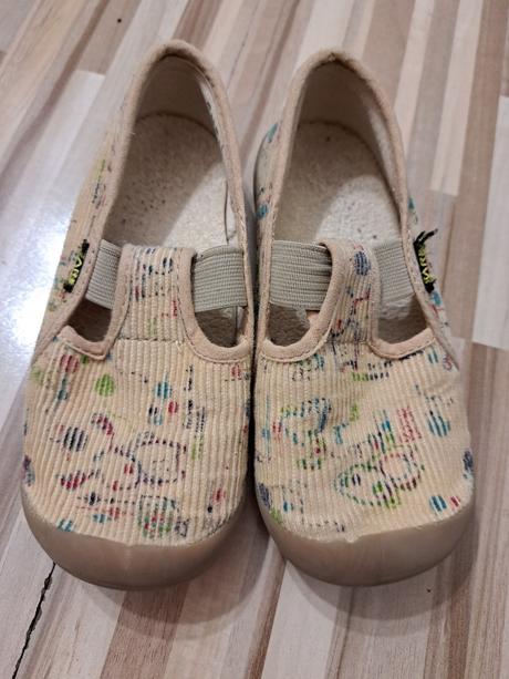 Prezuvky, fare,25